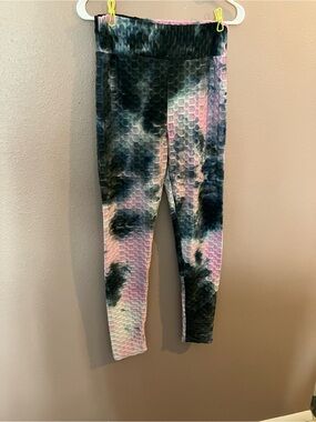 AQ Sport Tie-Dye Textured Leggings - Black & Pink